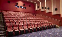 電影院室內(nèi)采用木紋鋁單板吊頂?shù)母粢粜阅苋绾危? /></a></div>
                        </div>
                        <div   id=